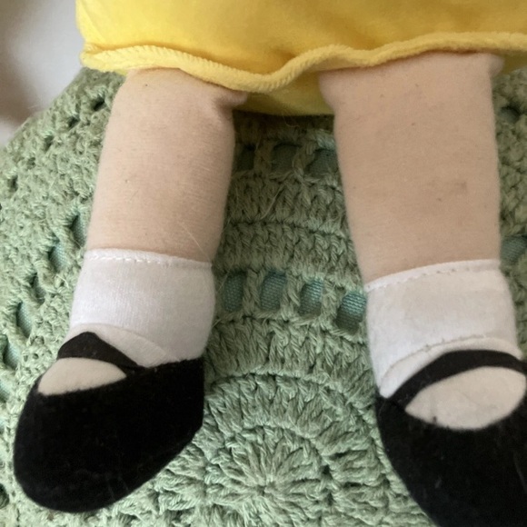 Kohl’s Cares 15” Madeline doll NWOT - Picture 3 of 5